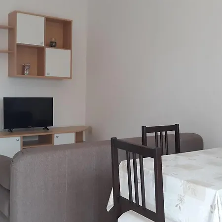 In Pula- Kroatien Mit Hohen Gaestebewertungen By Interhome Lejlighed