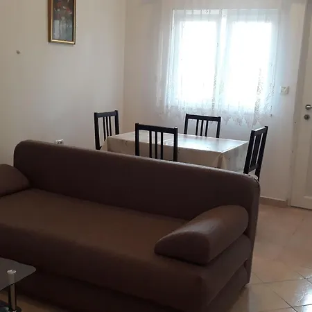 Lejlighed In Pula- Kroatien Mit Hohen Gaestebewertungen By Interhome