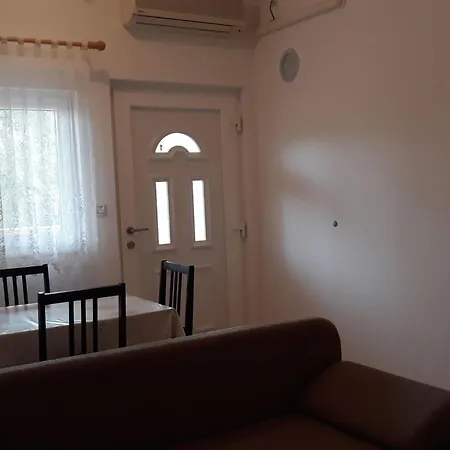Lejlighed In Pula- Kroatien Mit Hohen Gaestebewertungen By Interhome