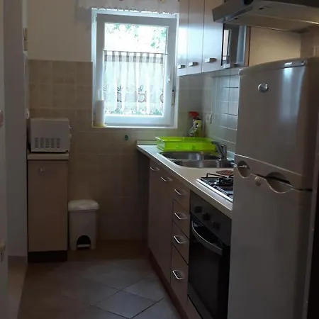 In Pula- Kroatien Mit Hohen Gaestebewertungen By Interhome Lejlighed Pula