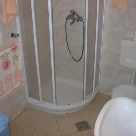 Lejlighed In Pula- Kroatien Mit Hohen Gaestebewertungen By Interhome