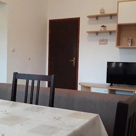 In Pula- Kroatien Mit Hohen Gaestebewertungen By Interhome *